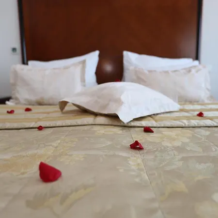 Integra Aparthotel *