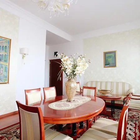 Integra Apartahotel *