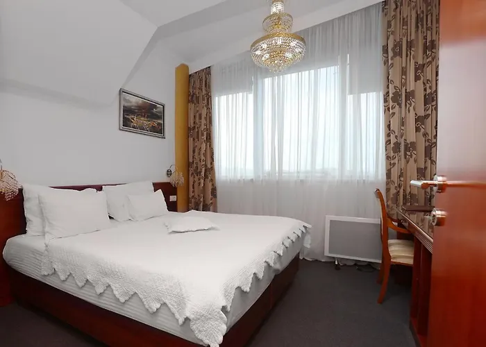 Integra Aparthotel *