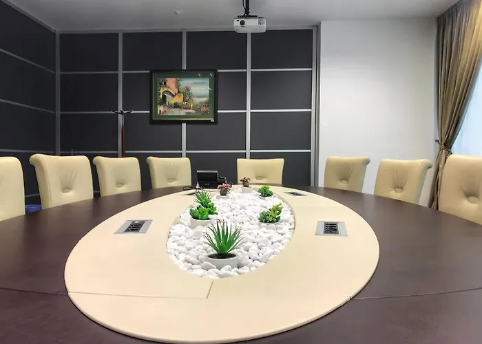 Aparthotel Integra *