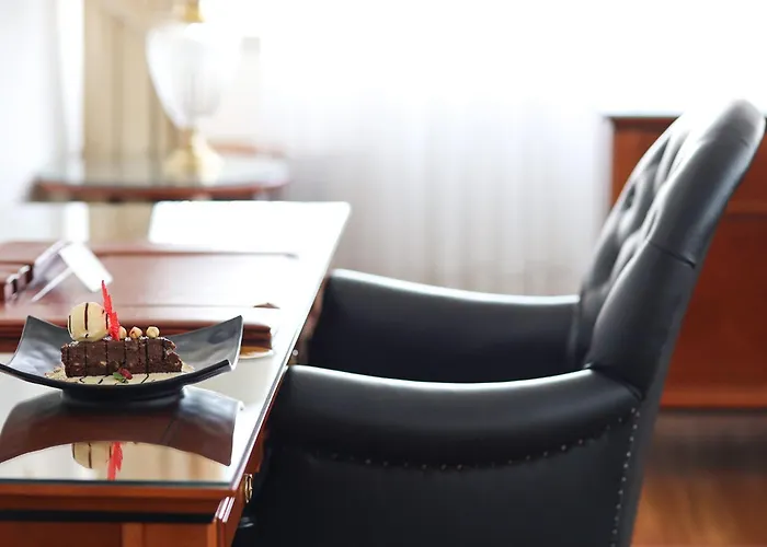 Integra Aparthotel *