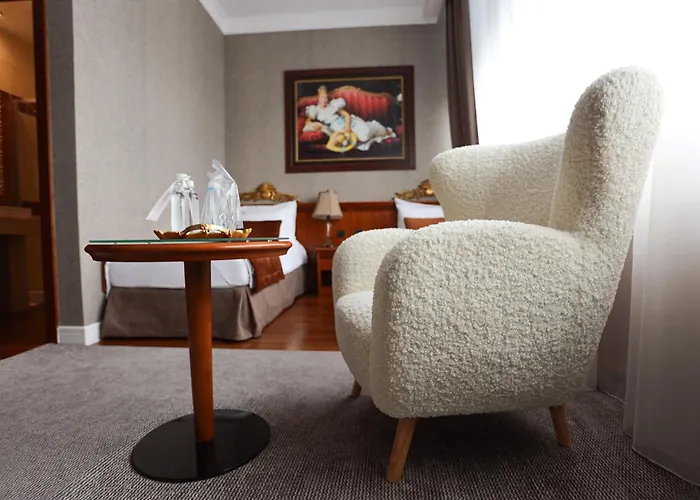 Integra Aparthotel *