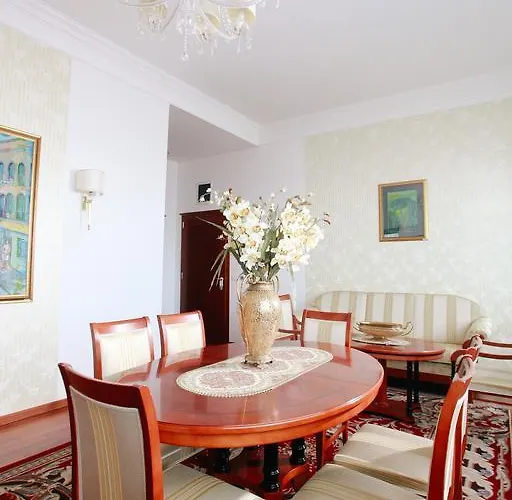 Integra Aparthotel *